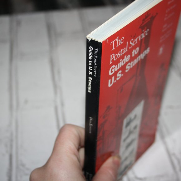 📬 The Postal Service Guide to U.S. Stamps · 1987 Vintage Paperback (Bb) - Picture 2 of 4